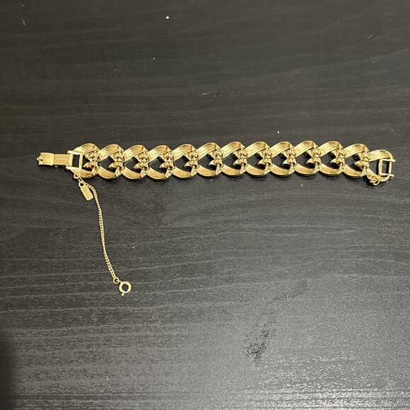 Vtg Monet Gold Tone MCM Chunky Link Bracelet w/ Safety Chain Heart Black Enamel - Picture 5 of 8